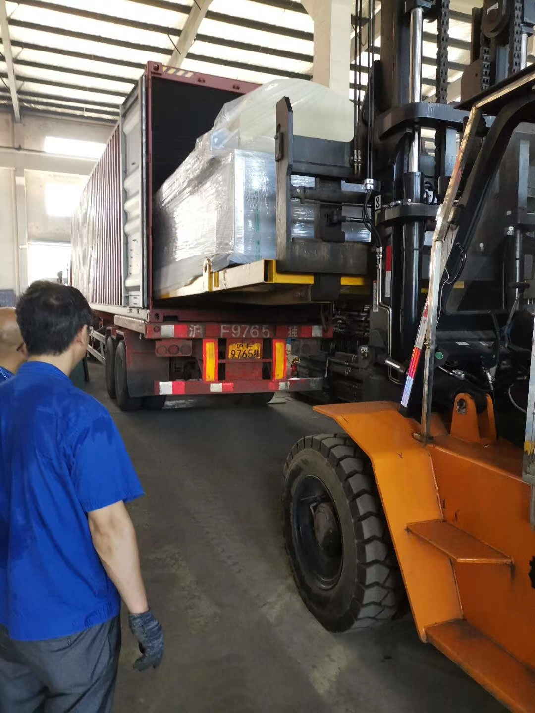 Russian customer warping machine delivery